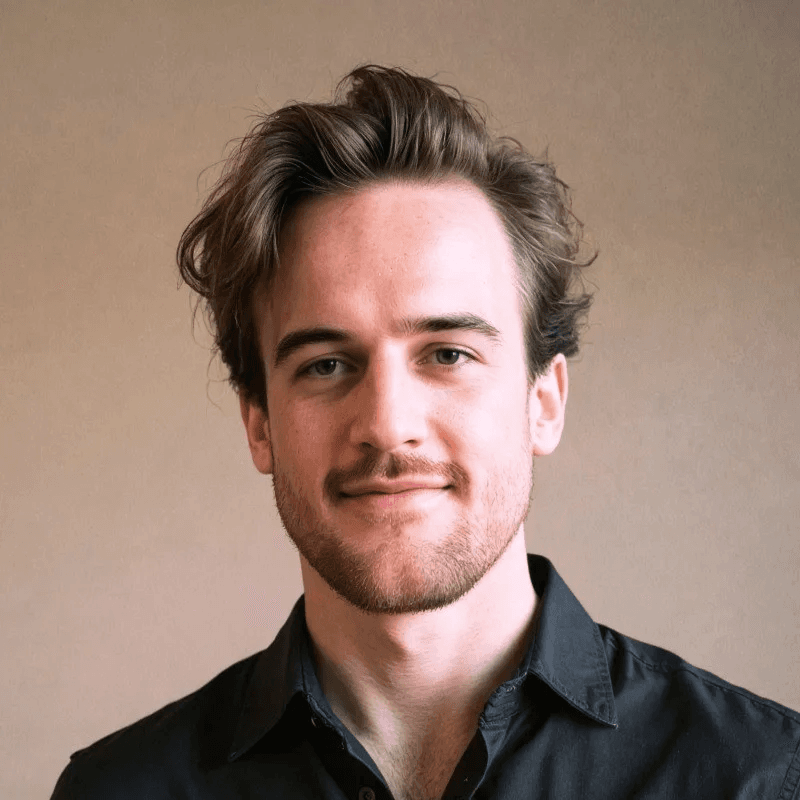 Portrait of Zachary Roth